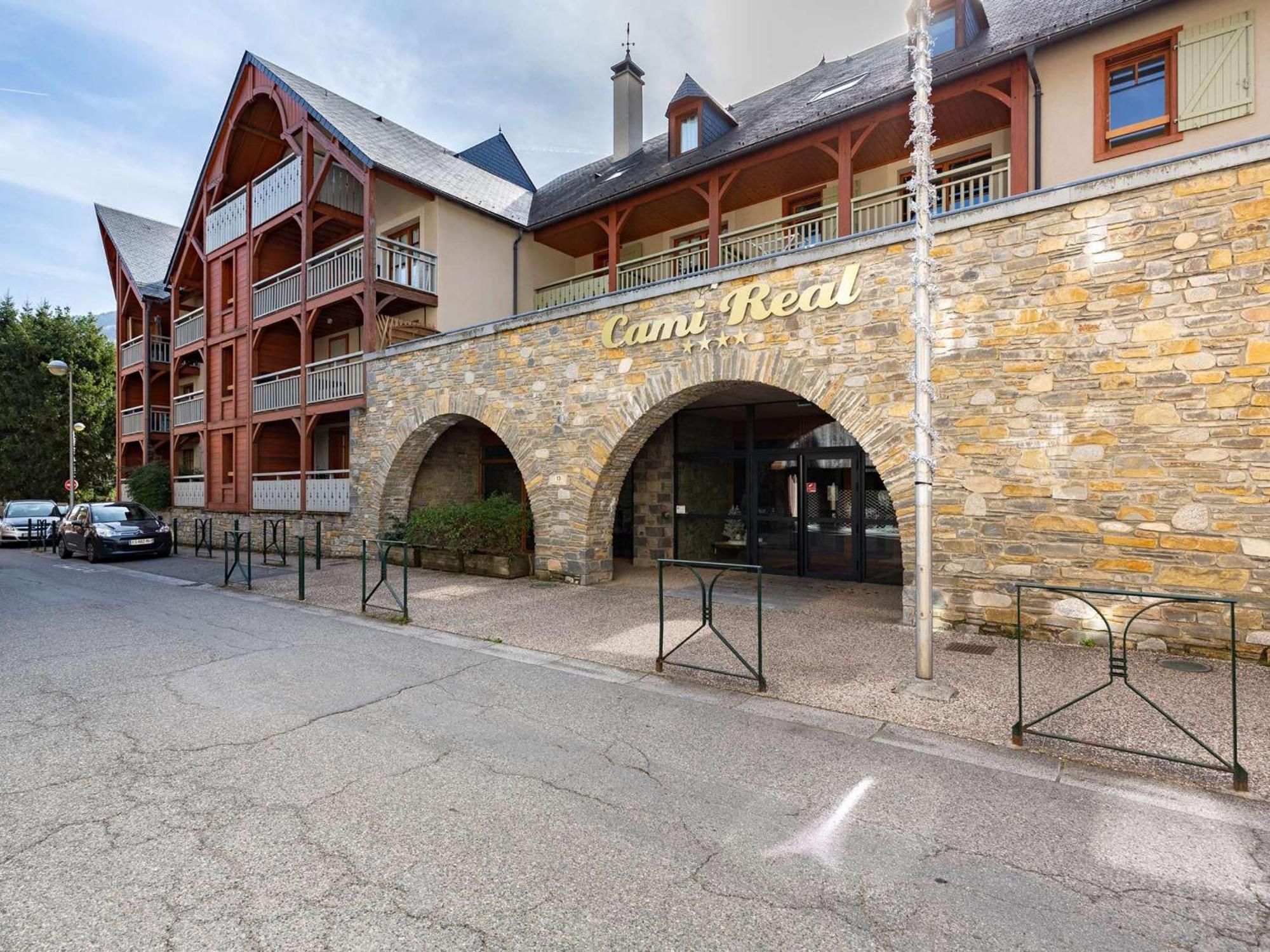Appartement Duplex Centre Saint-Lary Avec Piscine, Sauna Et Parking - Fr-1-296-395 מראה חיצוני תמונה